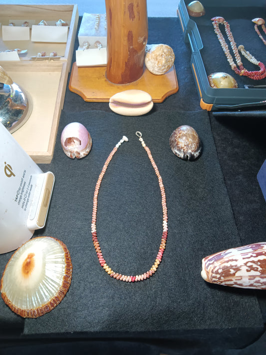 Kahelelani shell necklace 18inch