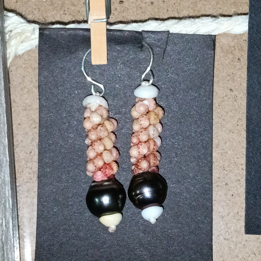 Tahitian black pearl with rope Kahelelani shells